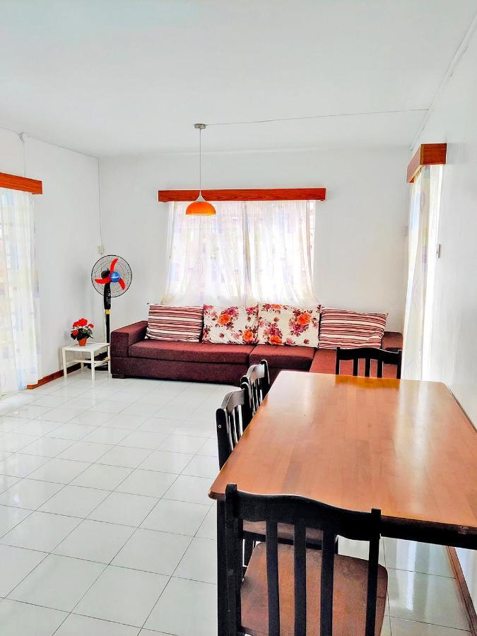 Coconut Bay Apartments Flic en Flac Bagian luar foto